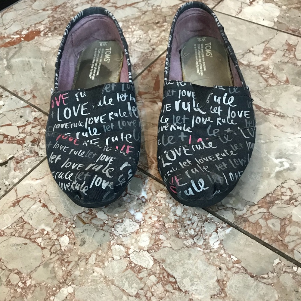 Let Love Rule Toms